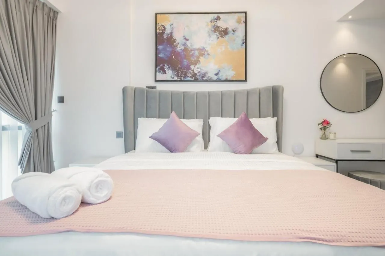Boutique Luxury Living Near Palm Jumeirah 迪拜